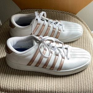 NWOB K-Swiss Classic VN Lace Up Sneakers